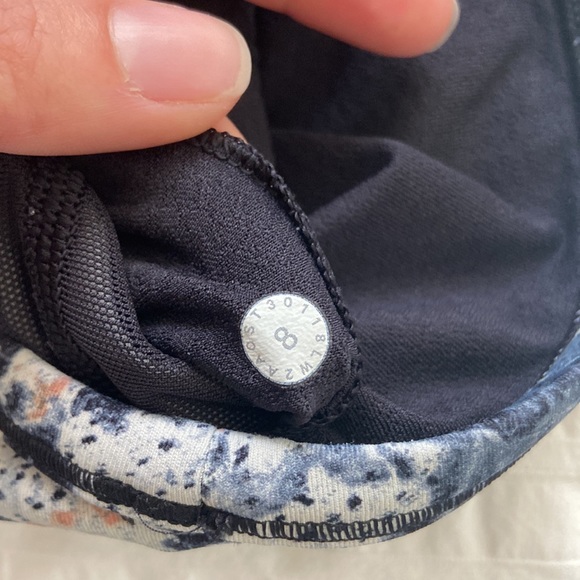 Lululemon Strappy Sports Bra - Picture 4 of 4